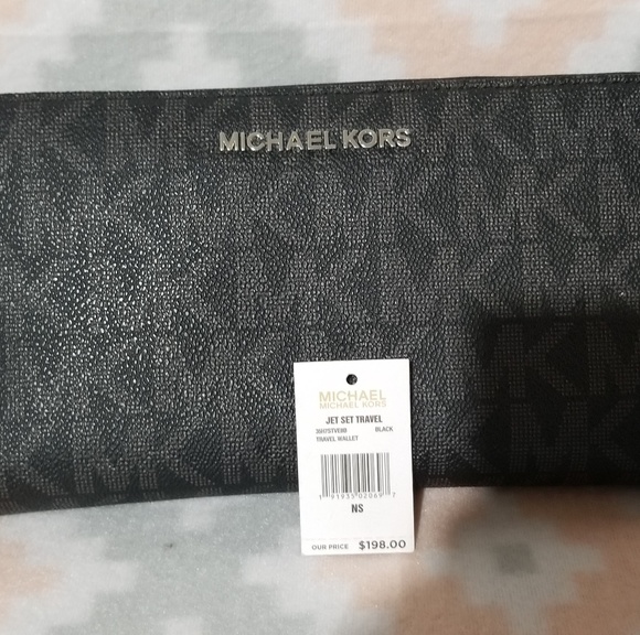 Beautiful Michael Kors wallet - Picture 5 of 5